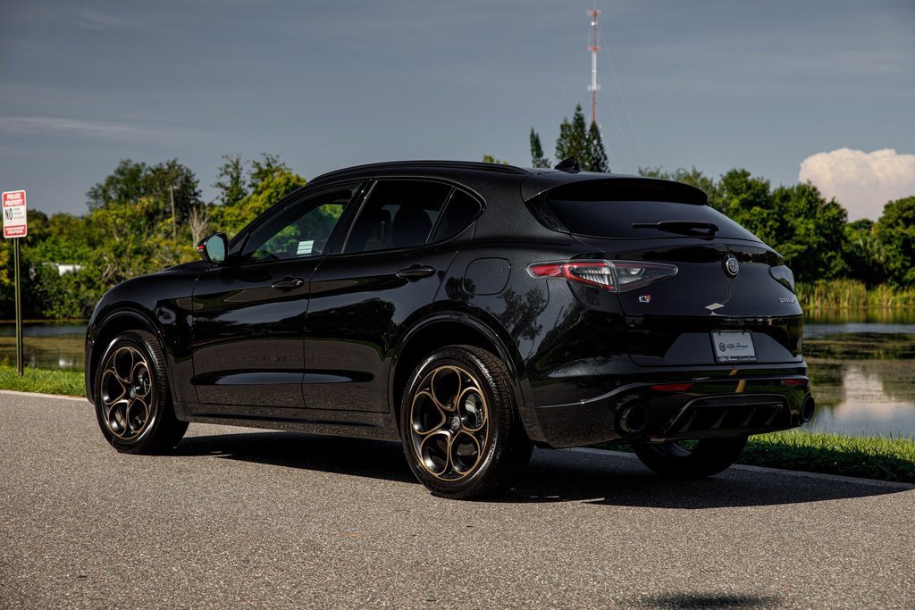 New 2025 Alfa Romeo Stelvio Sprint image 5
