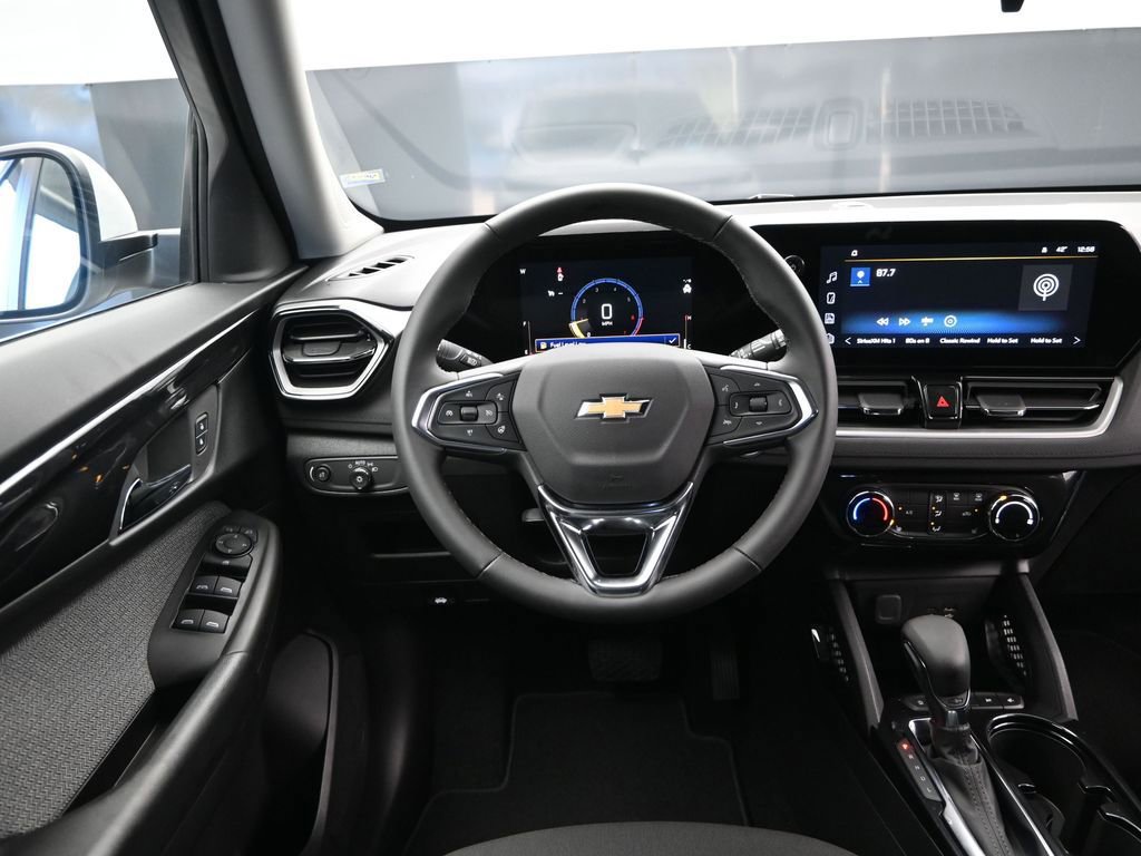 New 2026 Chevrolet TrailBlazer LT w/ LT Cold Weather Package FWD image 19