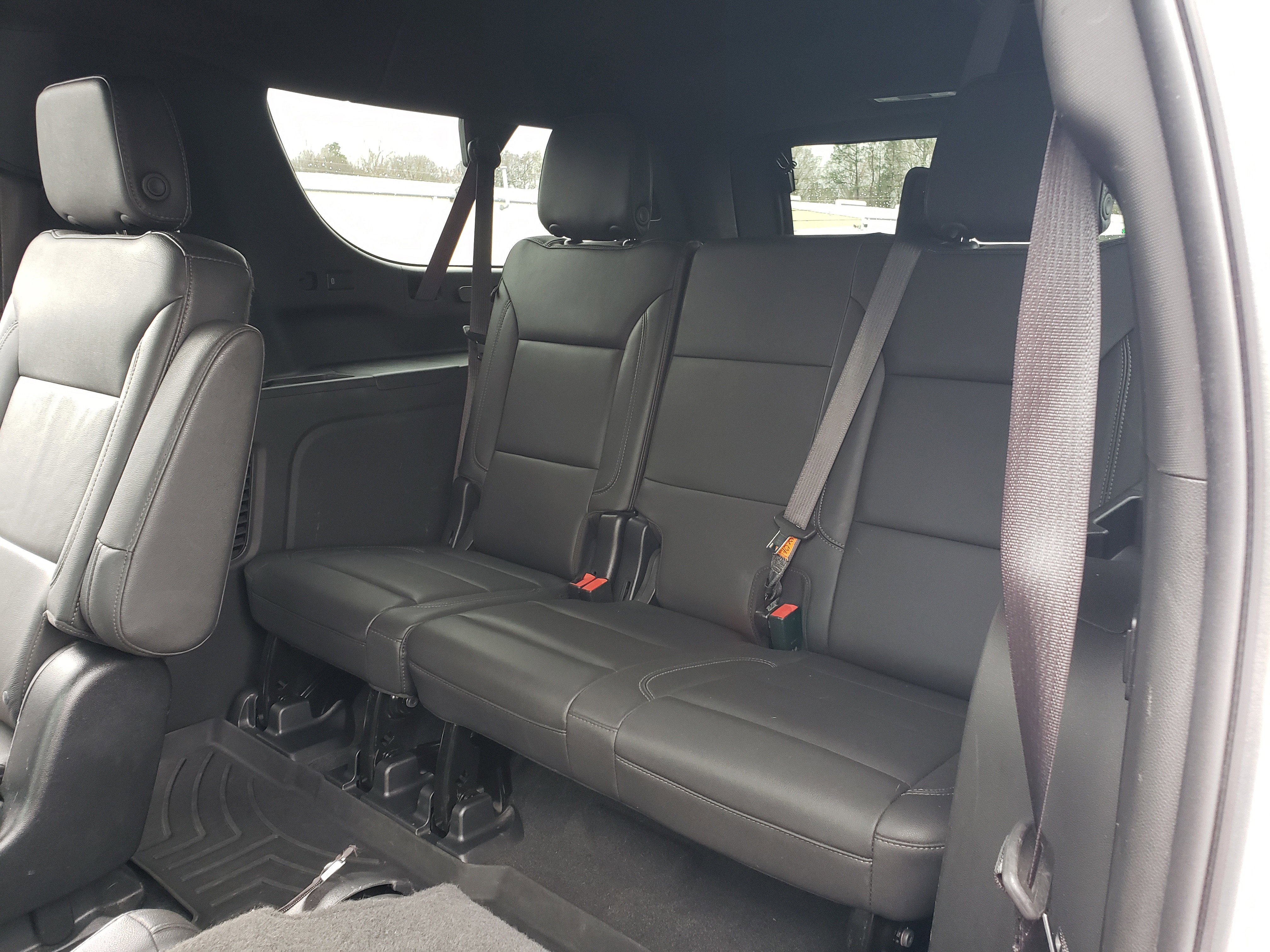 Used 2022 Chevrolet Suburban Z71 w/ Luxury Package image 35