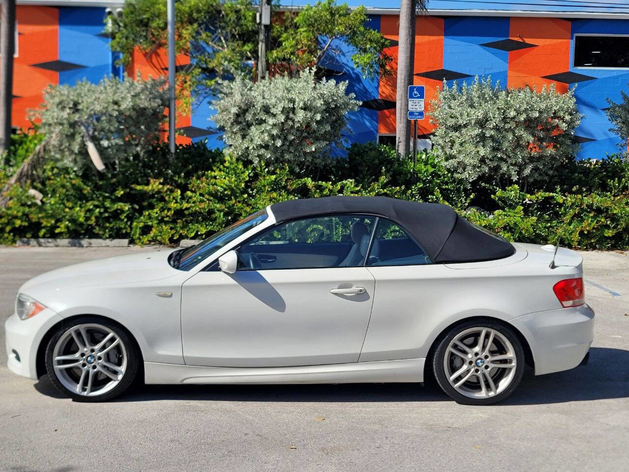Used 2012 BMW 135i Convertible image 24