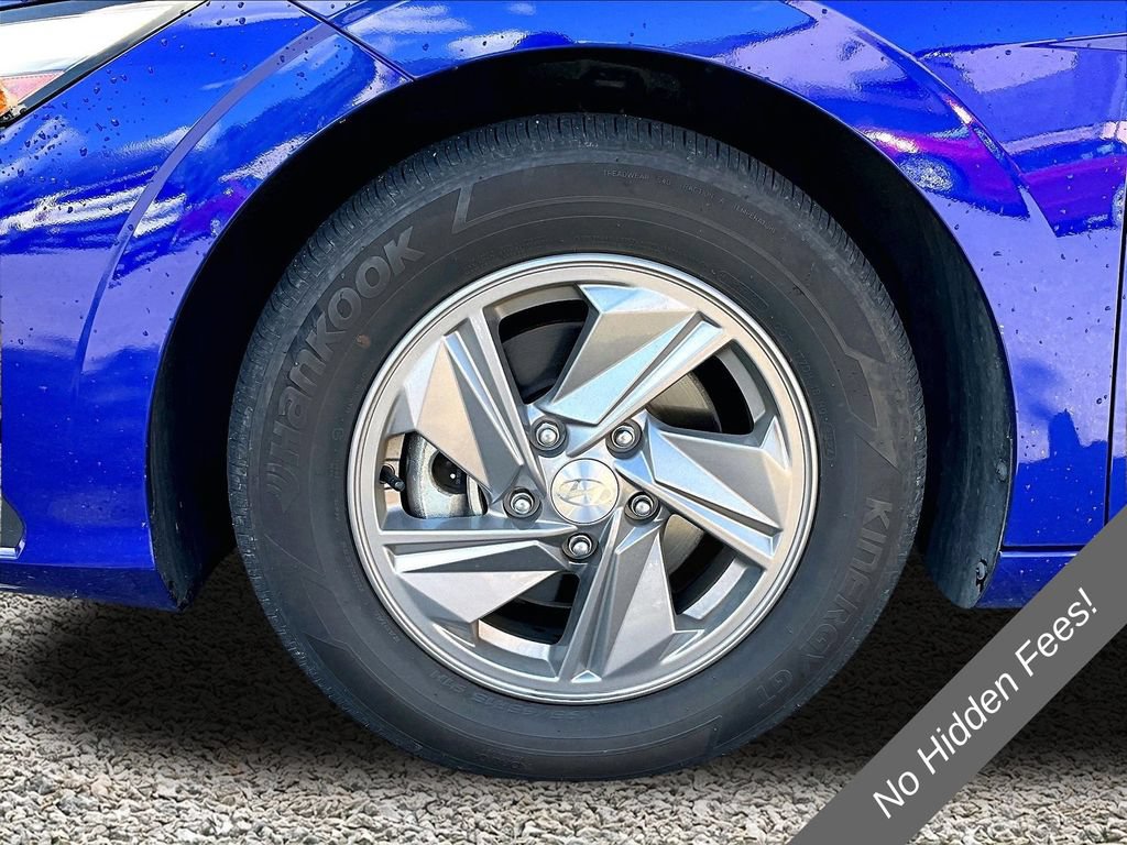 Used 2025 Hyundai Elantra SE FWD image 8