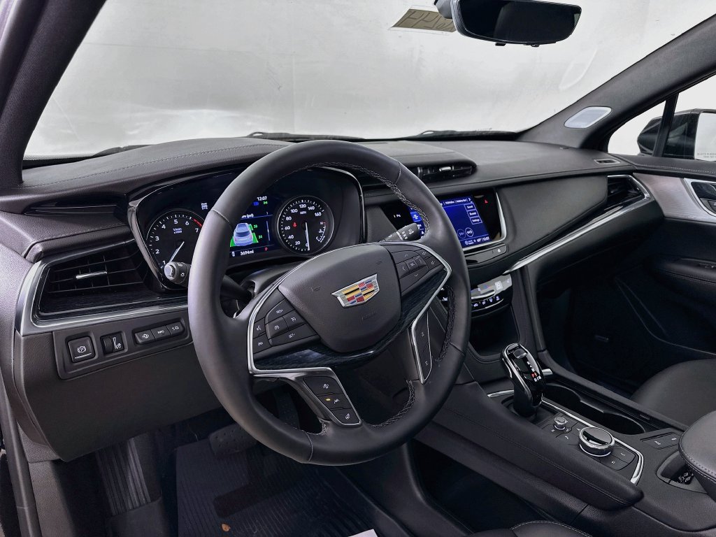 New 2026 Cadillac XT5 Premium Luxury w/ LPO, Floor Liner Package AWD/4WD image 9