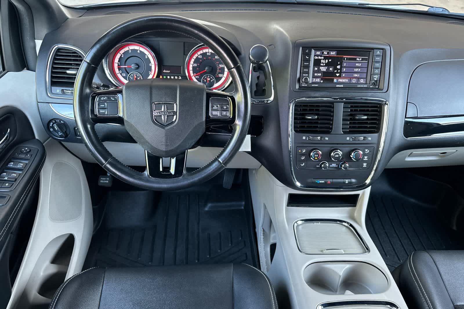 Used 2019 Dodge Grand Caravan SXT FWD image 15