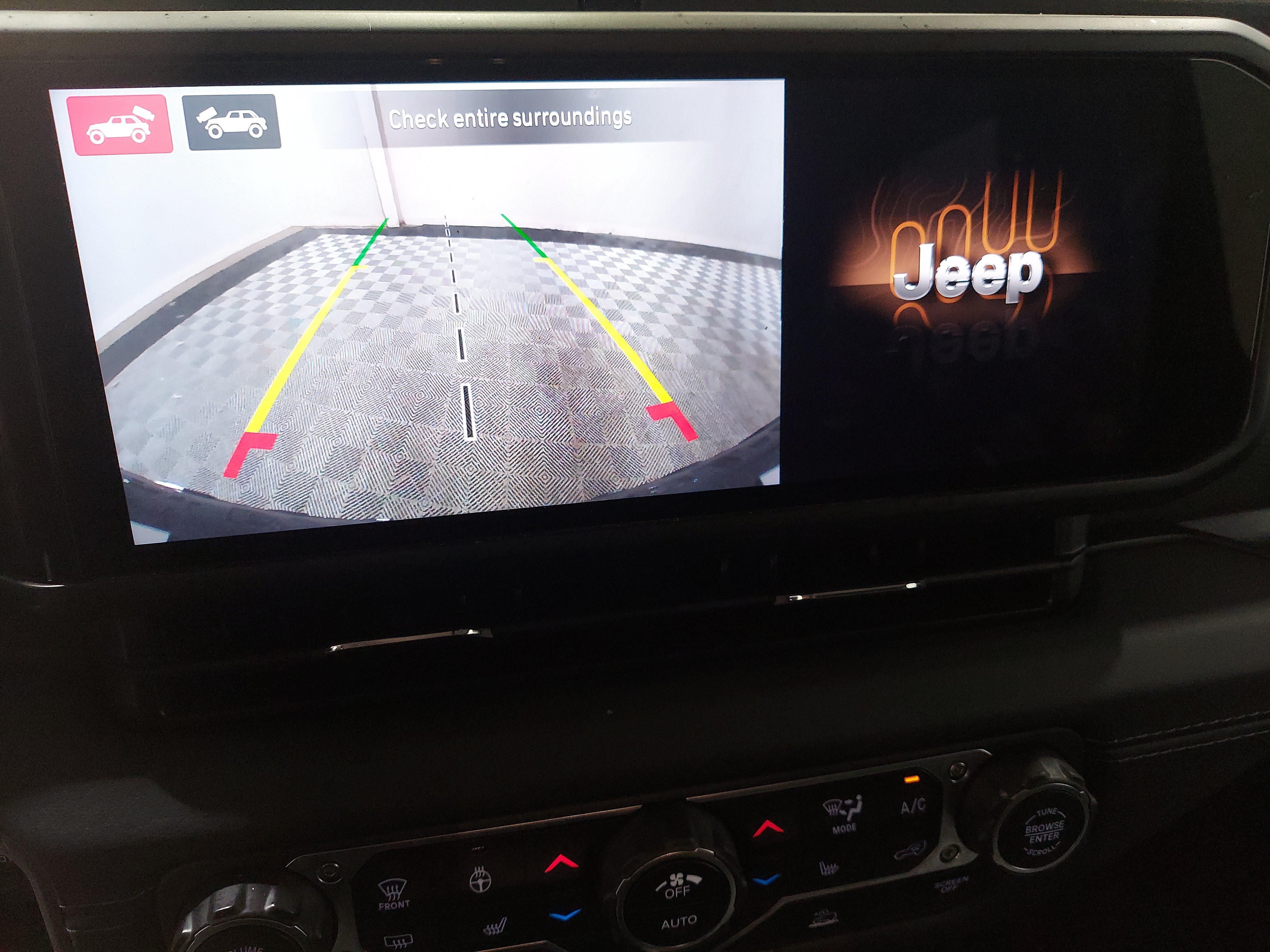 Used 2024 Jeep Wrangler Rubicon w/ Technology Group AWD/4WD image 9
