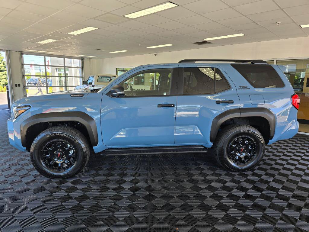 Certified 2025 Toyota 4Runner TRD Off-Road Premium AWD/4WD image 6