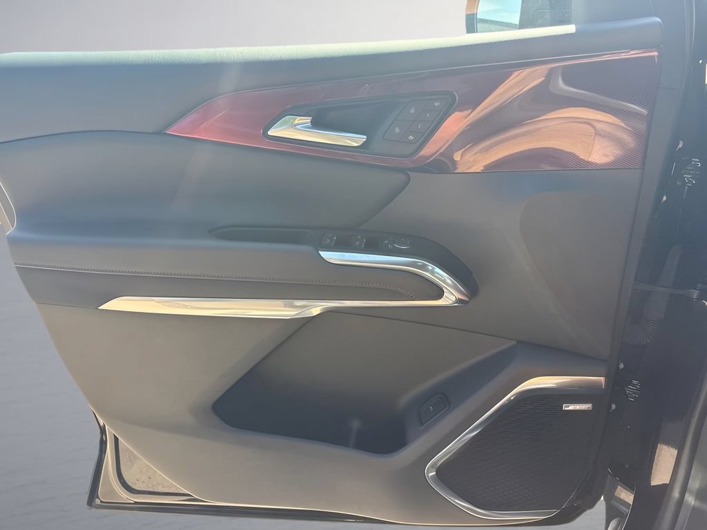 Used 2024 Chevrolet Traverse RS w/ LPO, Floor Liner Package AWD/4WD image 29