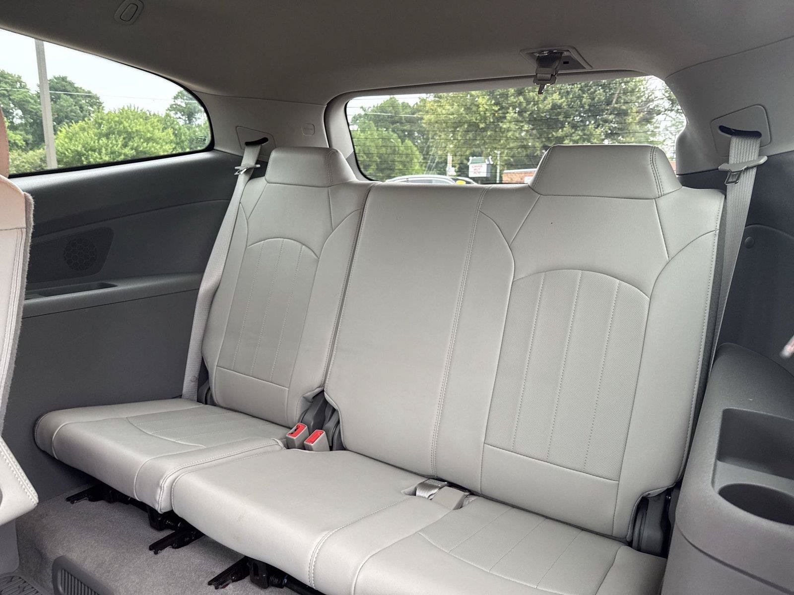 Used 2016 Chevrolet Traverse LTZ FWD image 20