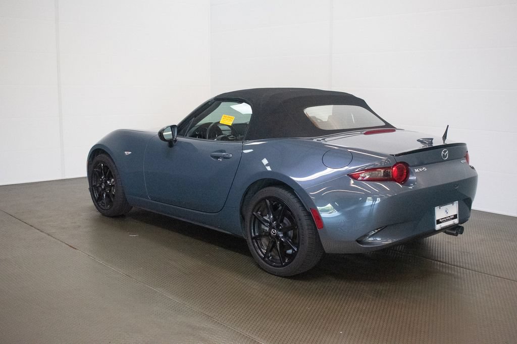 Used 2021 MAZDA MX-5 Miata Club RWD image 23