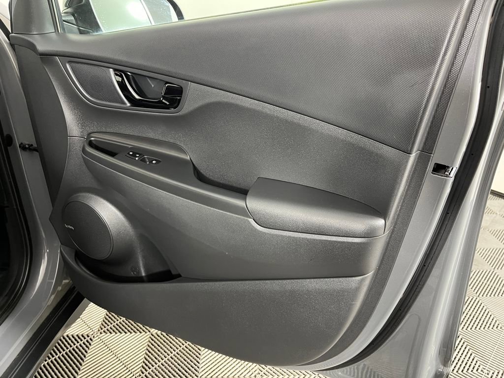 Used 2021 Hyundai Kona Night image 16