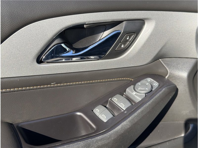 Used 2020 Chevrolet Traverse LS image 16