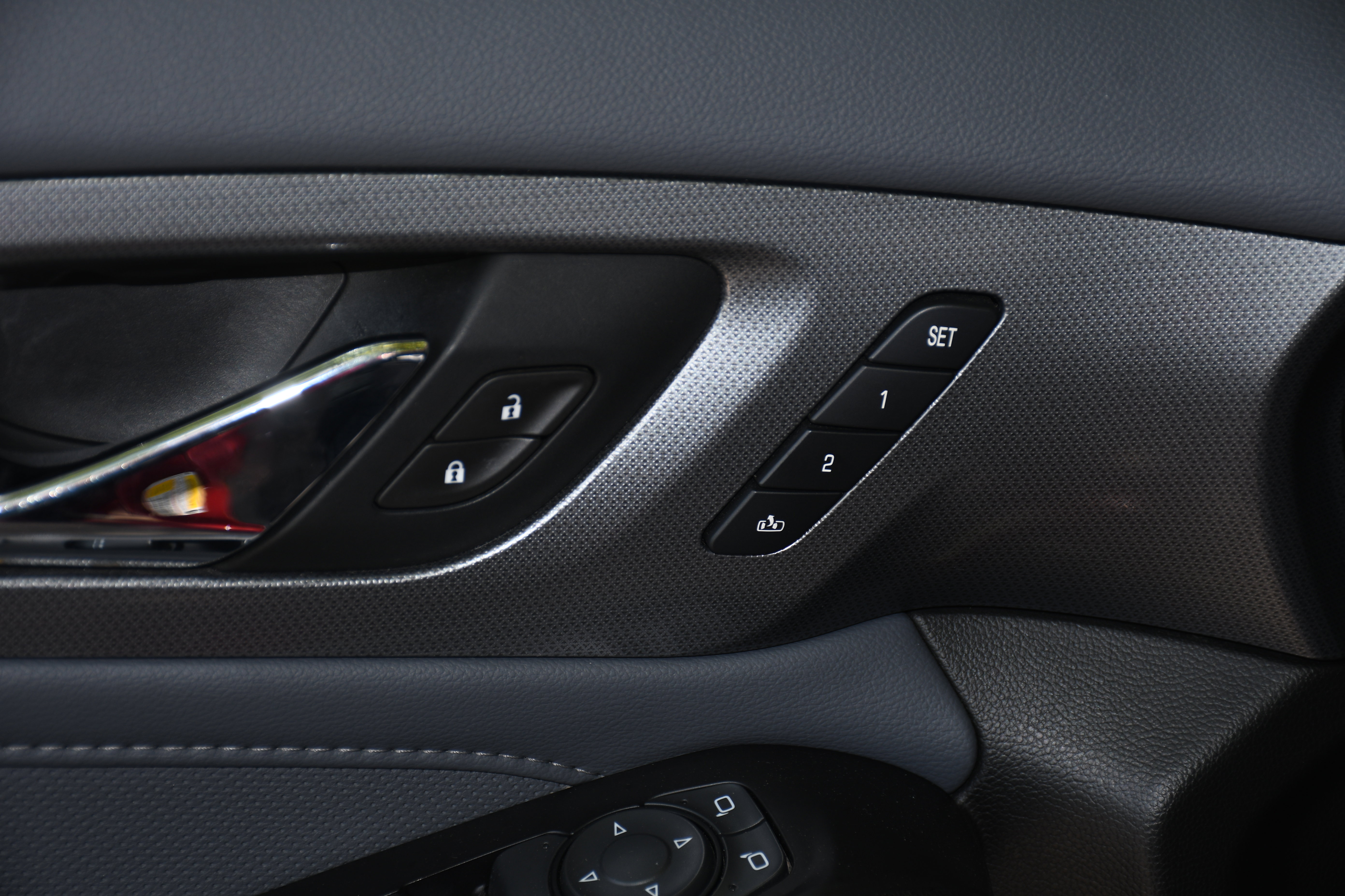 Used 2020 Chevrolet Traverse Premier FWD image 11