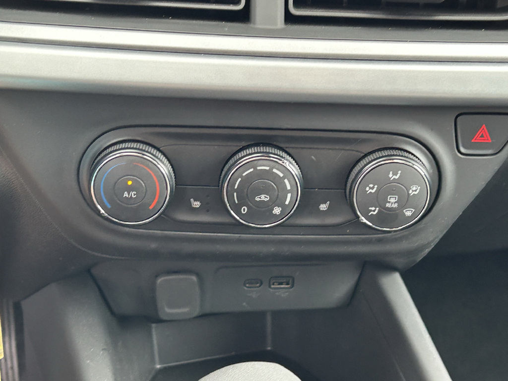 Used 2025 Chevrolet Trax RS w/ Driver Confidence Package FWD image 26