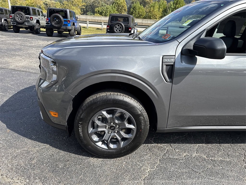 New 2025 Ford Maverick XLT image 9