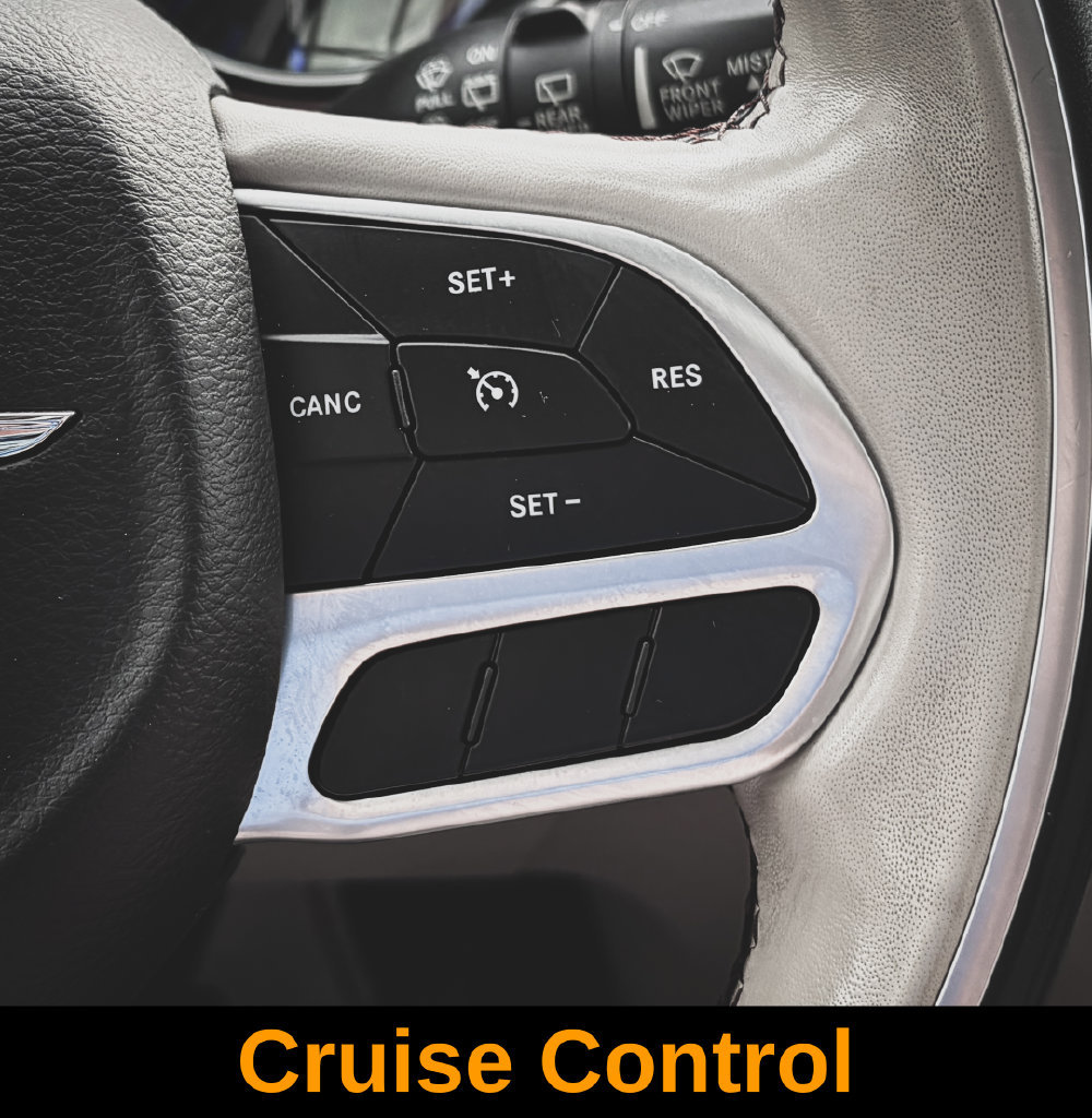 Used 2019 Chrysler Pacifica Limited w/ Tire & Wheel Group FWD image 13
