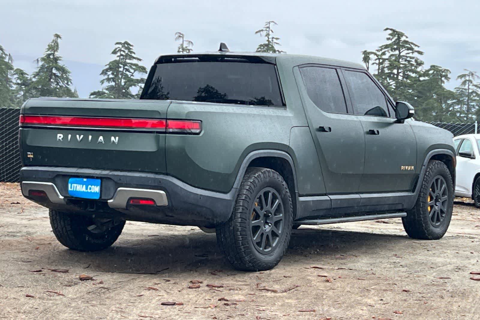 Used 2022 Rivian R1T Adventure image 3