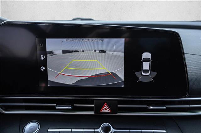 Used 2022 Hyundai Elantra Limited w/ Cargo Package image 18