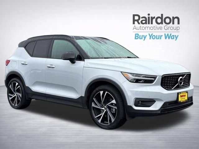 Used 2021 Volvo XC40 T5 R-Design w/ Protection Package Premier AWD/4WD image 1