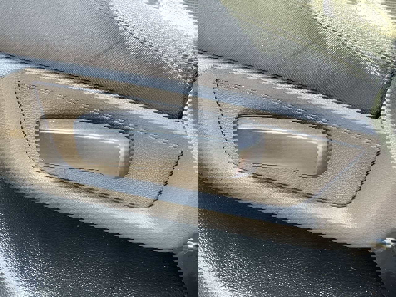 Used 2012 RAM 5500 4x4 Regular Cab w/ PWR & Remote Entry Group image 27