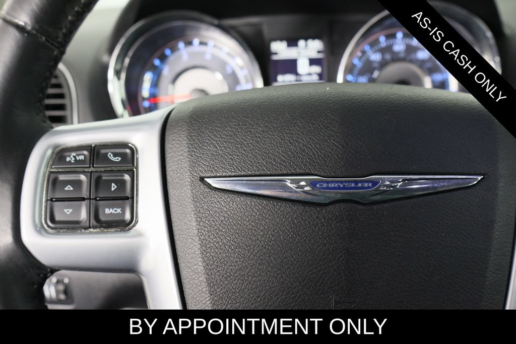Used 2014 Chrysler Town & Country Touring FWD image 6