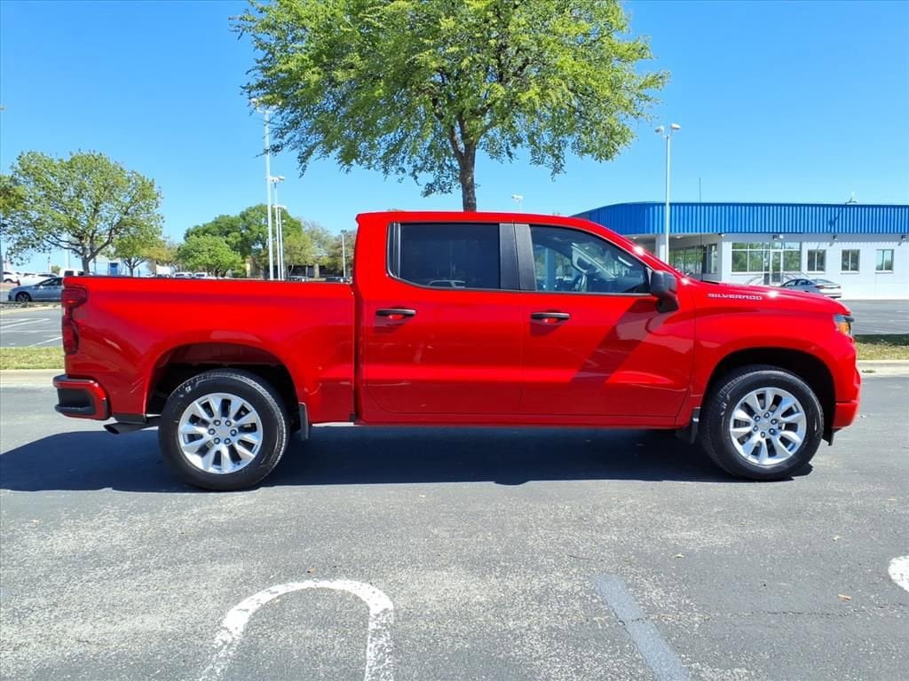 Used 2026 Chevrolet Silverado 1500 Custom RWD image 8