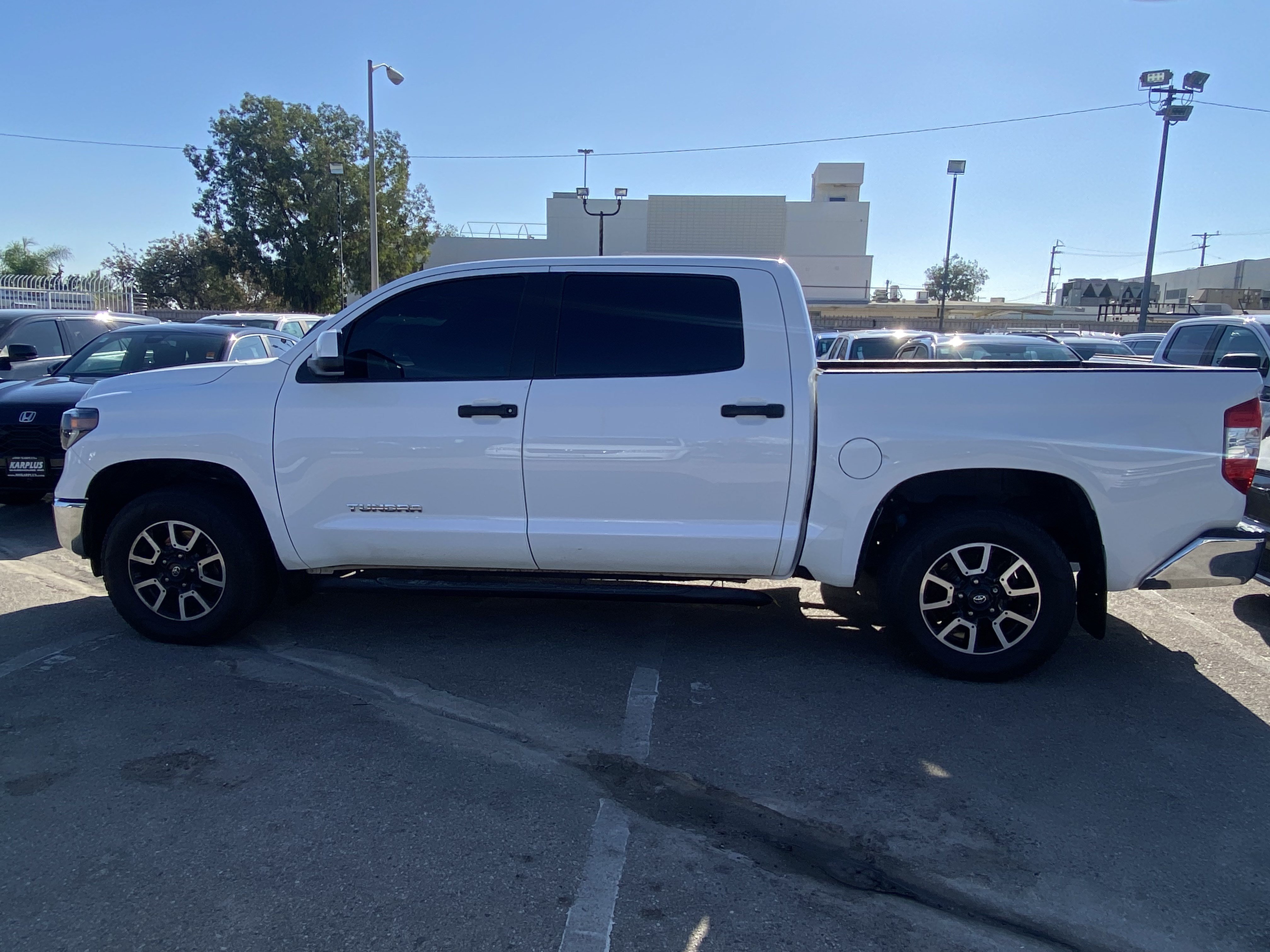 Used 2017 Toyota Tundra SR5 w/ SR5 Upgrade Package RWD image 7