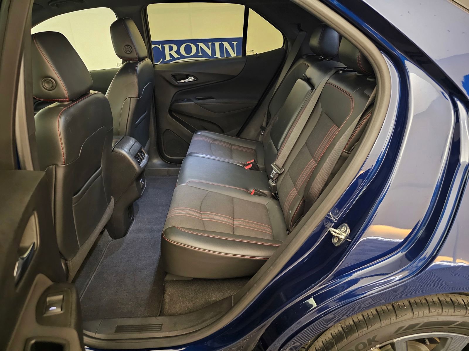 Used 2022 Chevrolet Equinox RS w/ Infotainment Package image 39