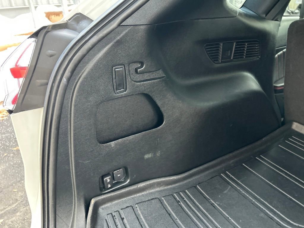 Used 2023 Ford Edge ST-Line w/ Class II Trailer Tow Package image 26