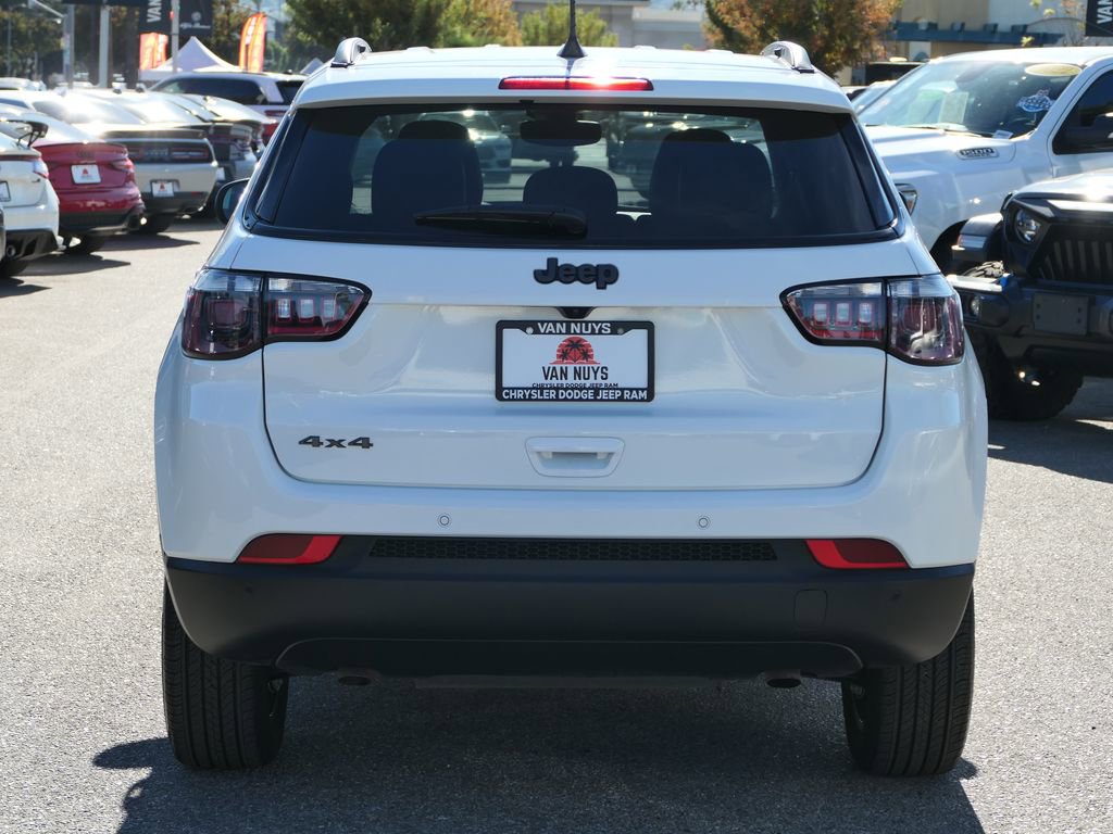 Used 2025 Jeep Compass Latitude w/ Convenience Group image 6