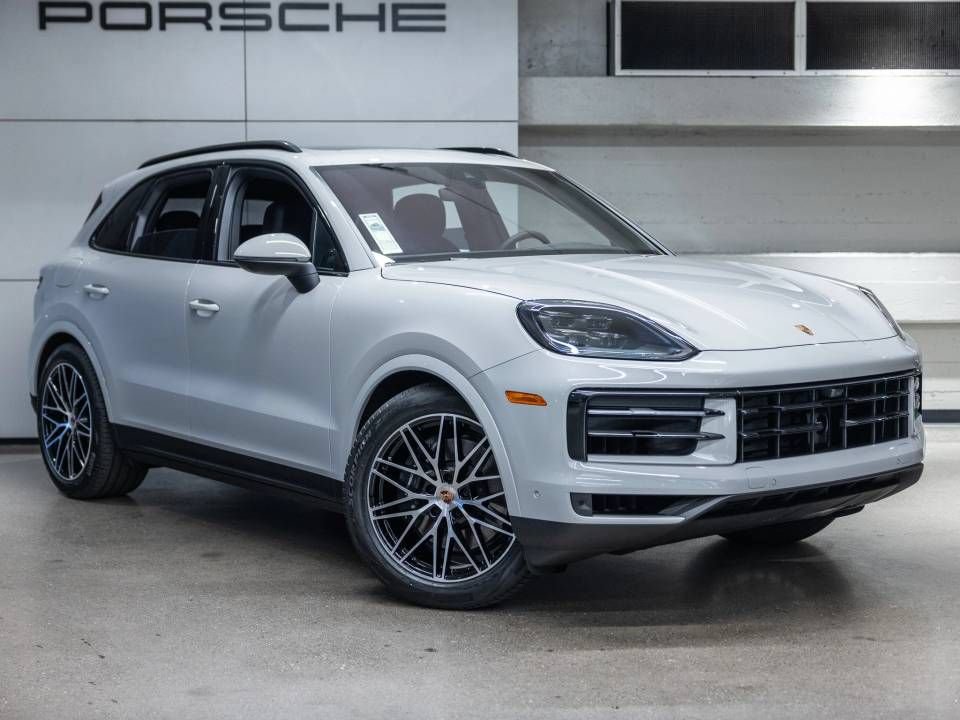Certified 2026 Porsche Cayenne AWD/4WD image 8