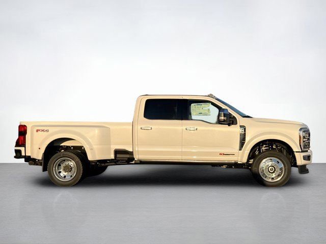 New 2026 Ford F450 Platinum image 2