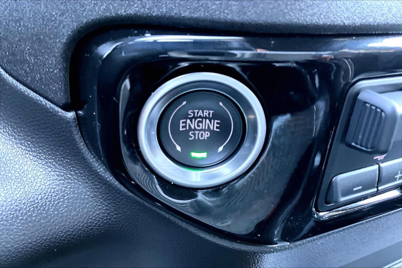 Used 2024 Chevrolet Silverado 1500 High Country w/ High Country Premium Package AWD/4WD image 32