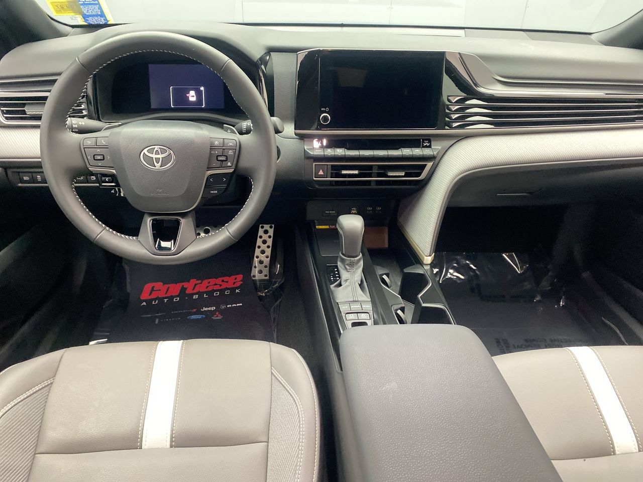 Used 2026 Toyota Camry SE FWD image 15