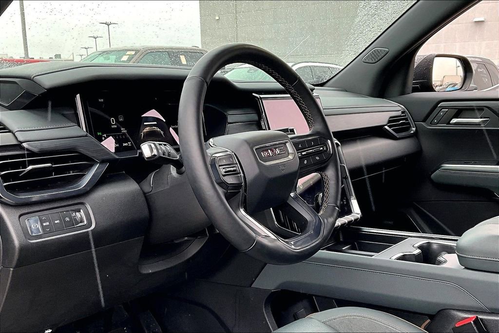 Used 2024 GMC Acadia AT4 w/ Luxury Package image 17