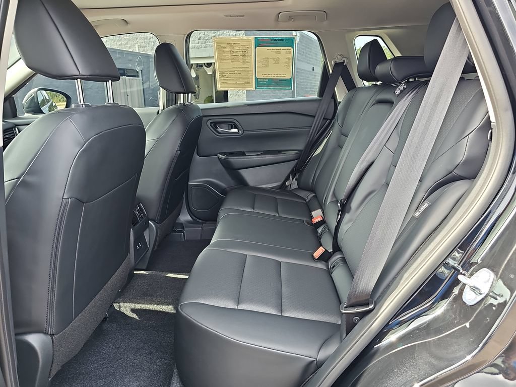 Used 2026 Nissan Rogue Dark Armor AWD/4WD image 19