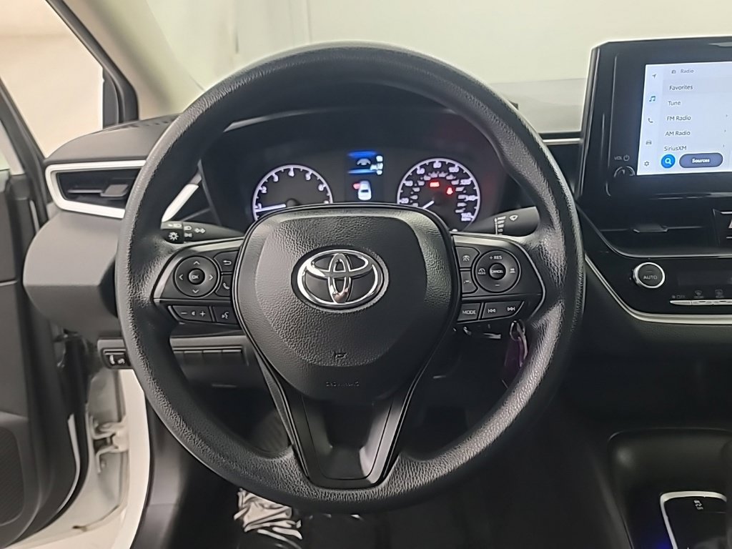 Used 2025 Toyota Corolla LE FWD image 33