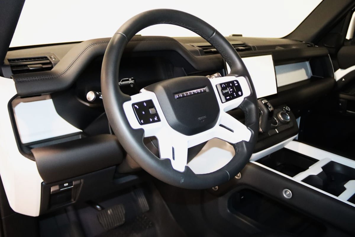 Used 2025 Land Rover Defender 110 S AWD/4WD image 39