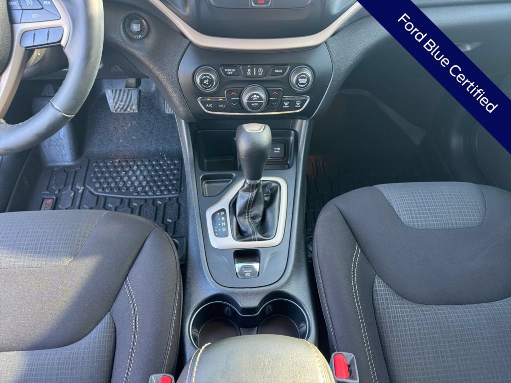 Used 2017 Jeep Cherokee Latitude w/ Comfort/Convenience Group FWD image 15