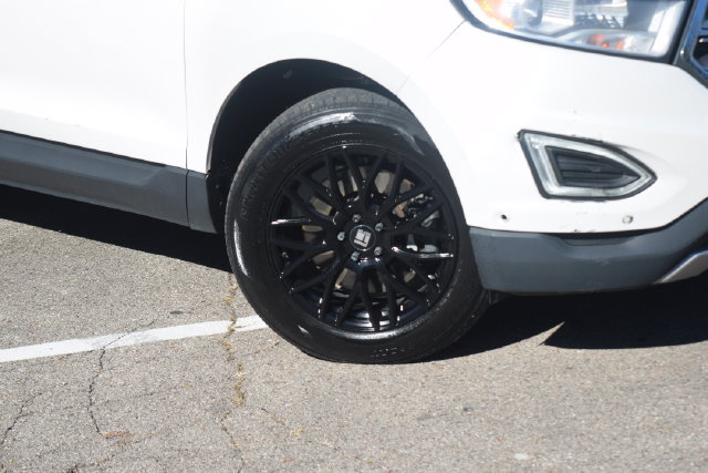 Used 2017 Ford Edge Titanium w/ Equipment Group 302A AWD/4WD image 30