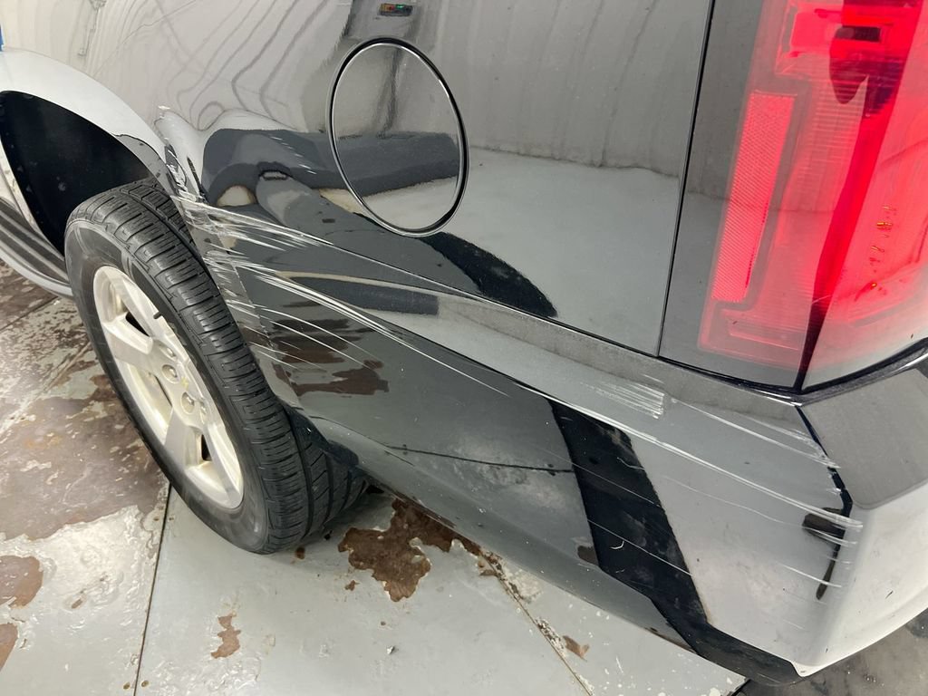 Used 2018 Chevrolet Suburban LT AWD/4WD image 36