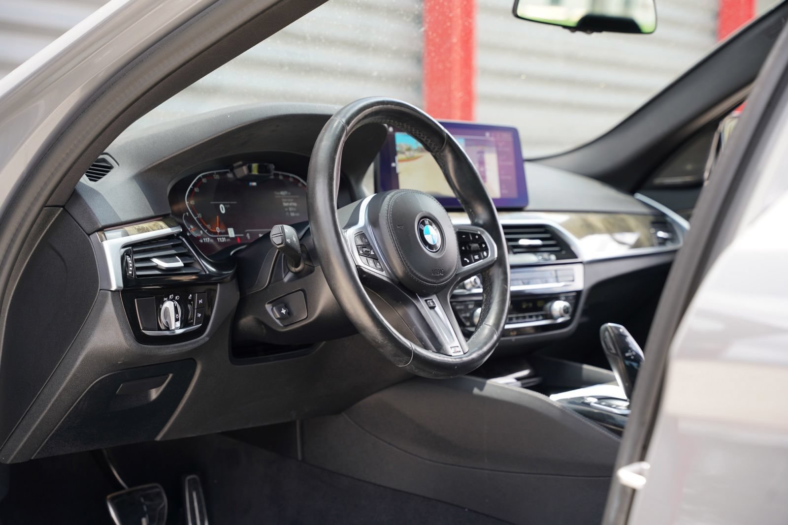Used 2021 BMW 540i w/ M Sport Package RWD image 15