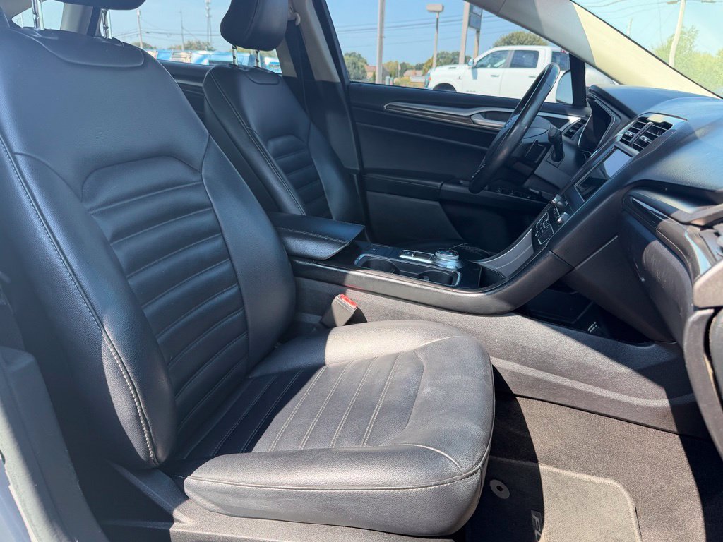 Used 2019 Ford Fusion SEL FWD image 14