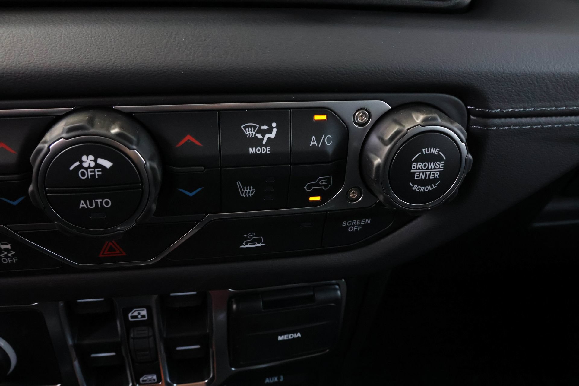 New 2026 Jeep Gladiator Sport AWD/4WD image 19
