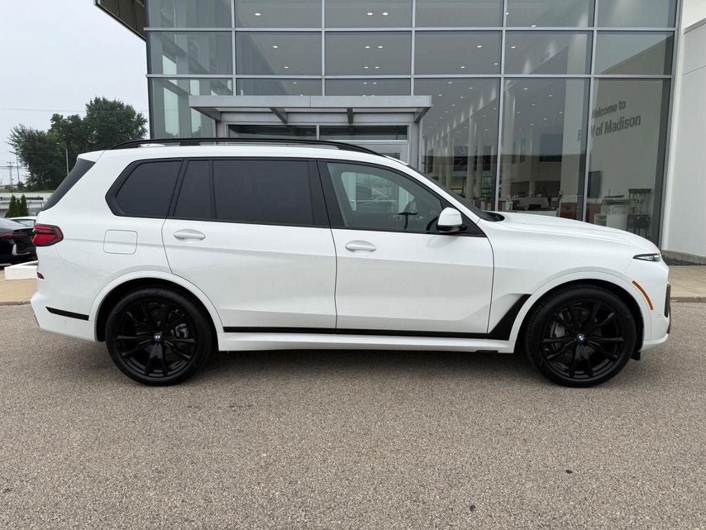 Used 2026 BMW X7 xDrive40i w/ Dynamic Handling Package AWD/4WD image 2