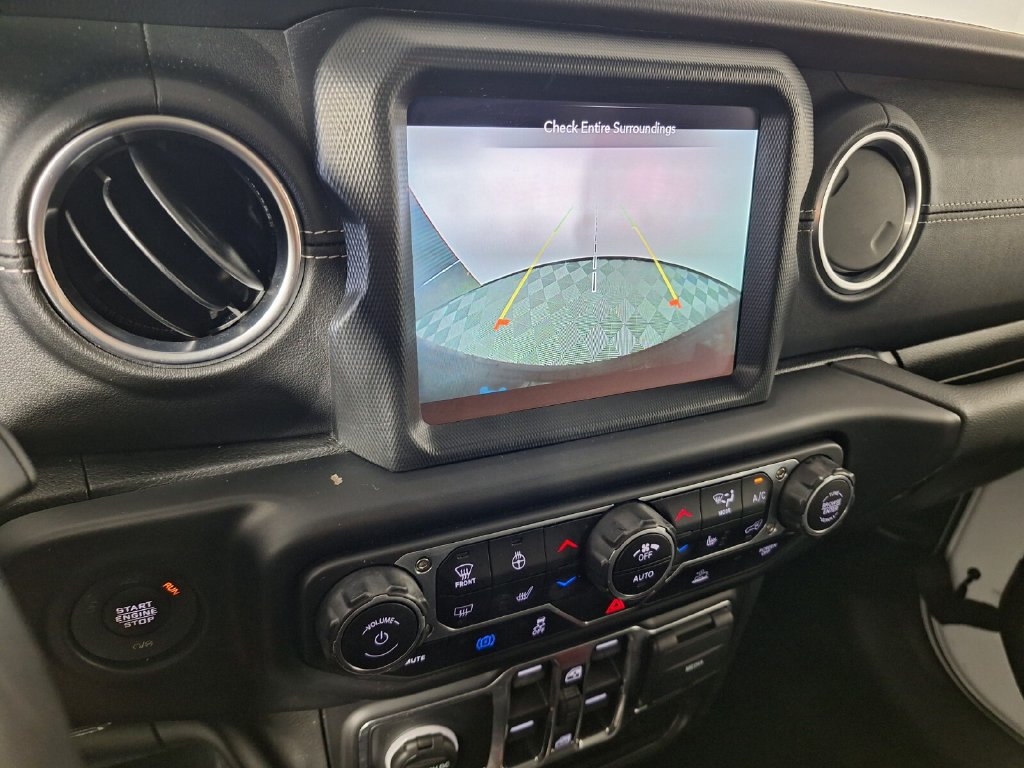 Used 2022 Jeep Wrangler Unlimited Sahara w/ Cold Weather Group AWD/4WD image 19