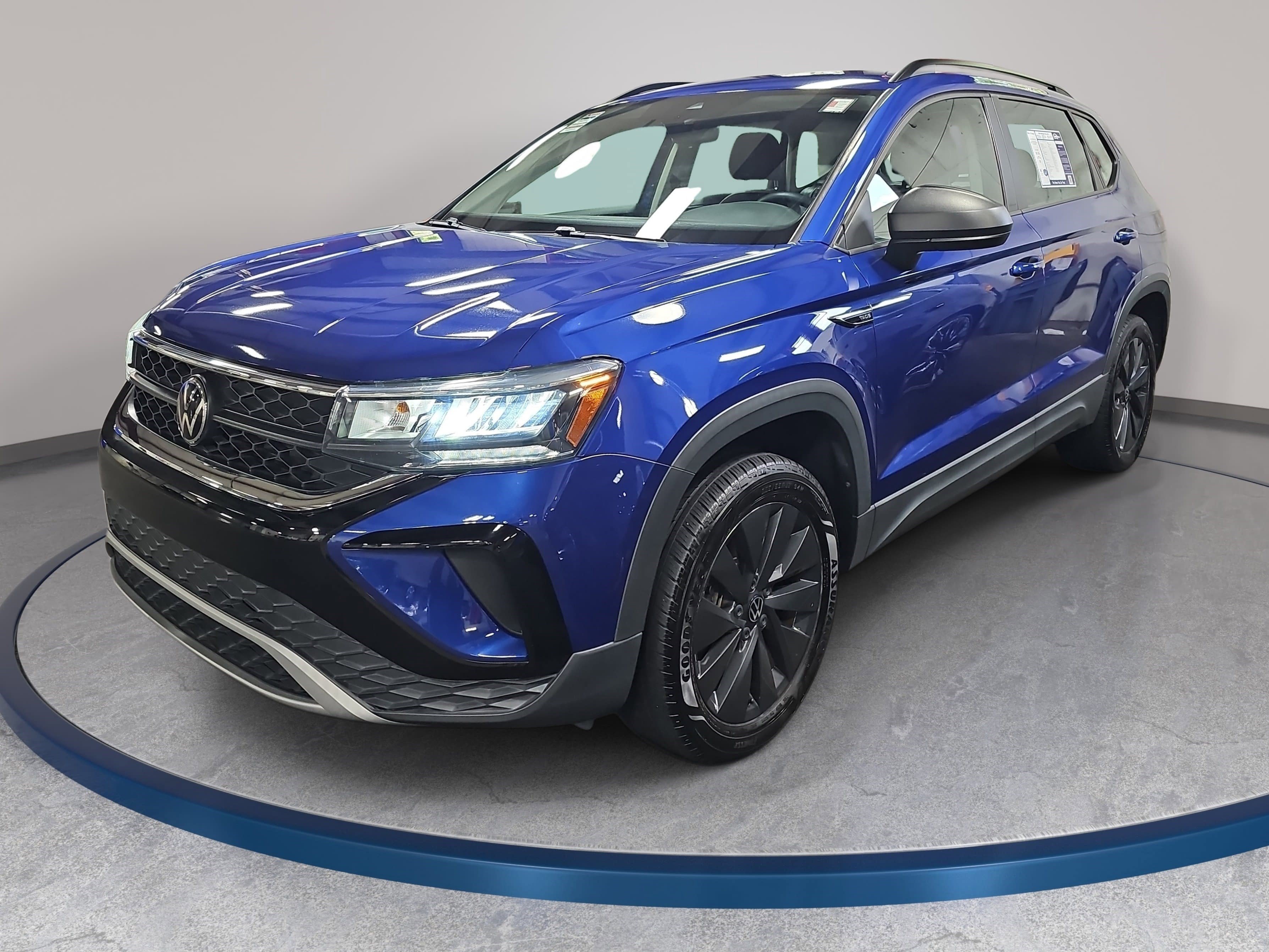 Used 2023 Volkswagen Taos S w/ Driver Assistance Package FWD image 1