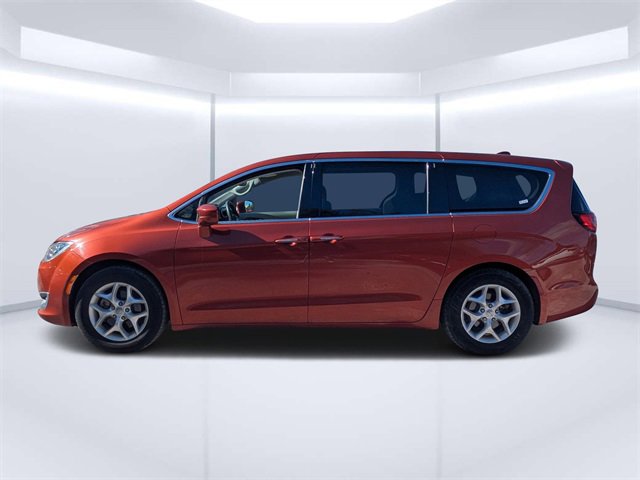 Used 2018 Chrysler Pacifica Touring Plus w/ Tire & Wheel Group image 7