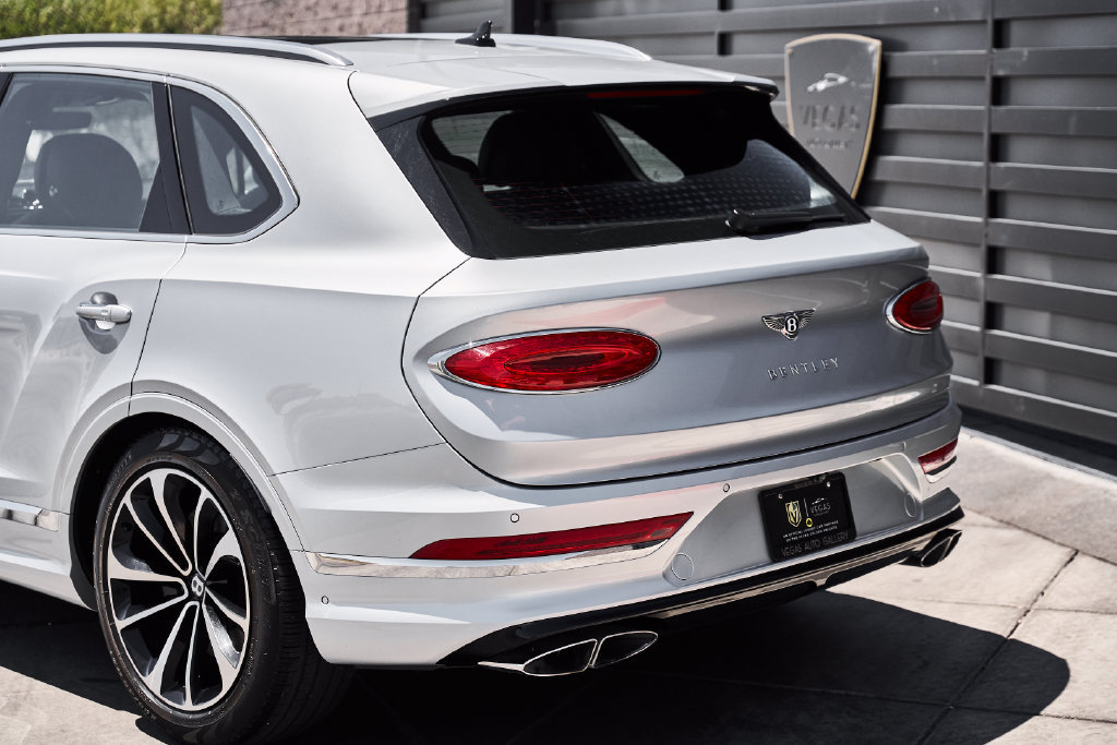 Used 2021 Bentley Bentayga AWD/4WD image 10