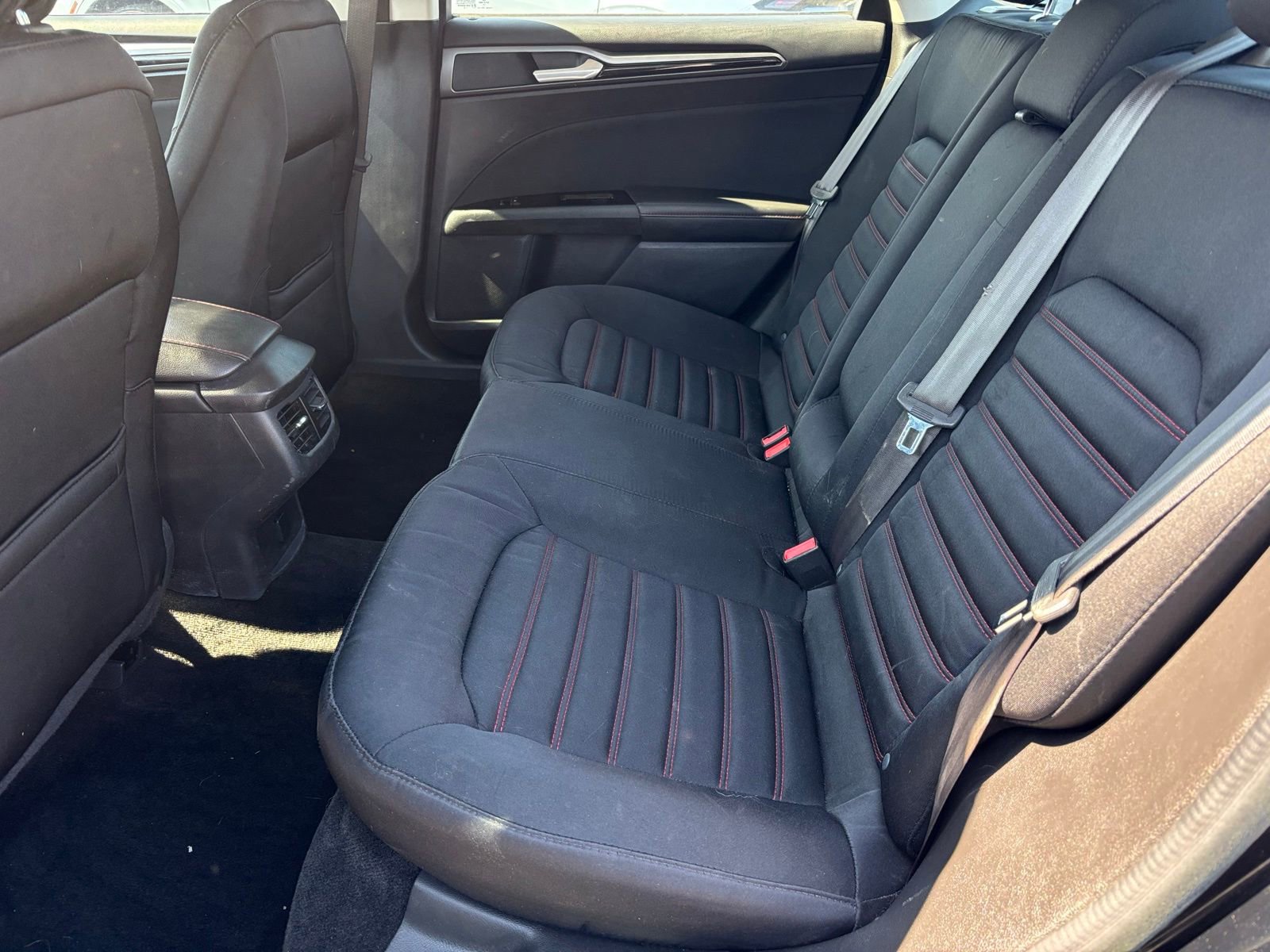 Used 2016 Ford Fusion SE w/ Equipment Group 201A image 22