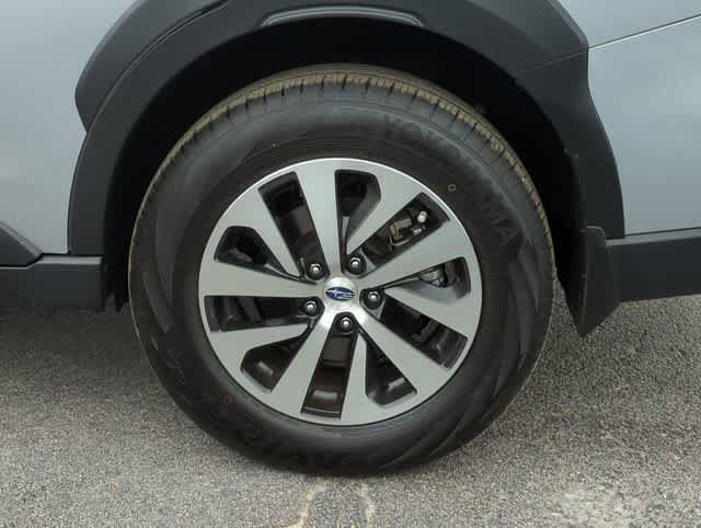 Certified 2025 Subaru Outback Premium AWD/4WD image 13