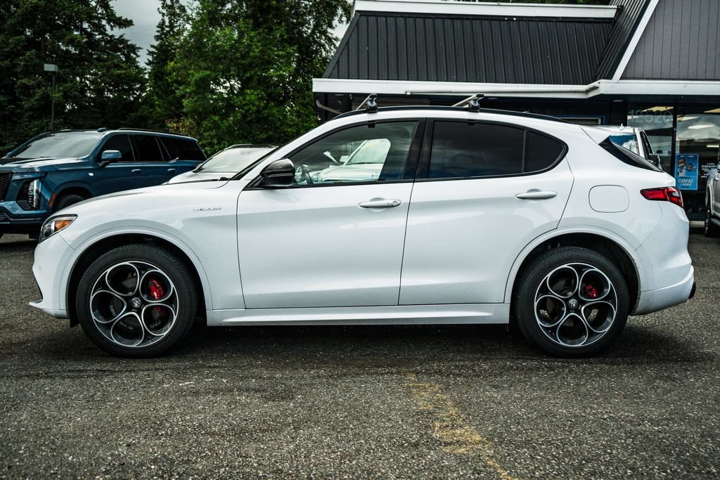 Used 2022 Alfa Romeo Stelvio Veloce AWD/4WD image 15